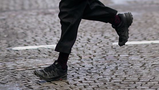 Μαύρα sneakers για το δεύτερο μισό του 2022