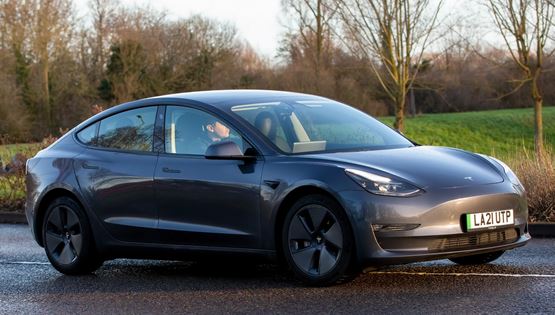 Ένας Ινδός παρήγγειλε το Tesla Model 3 το 2016 και περίμενε 7 χρόνια