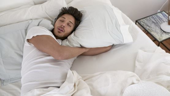 Πόσο ύπνο χρειάζεσαι για να παραμείνεις φρέσκος, σύμφωνα με το Harvard