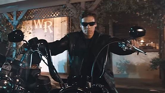 Joseph Baena όπως λέμε Arnold Schwarzenegger