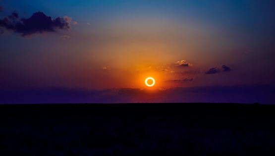 Όσα πρέπει να ξέρεις για τη σημερινή ολική έκλειψη ηλίου