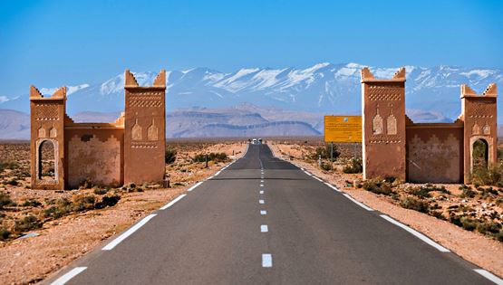 Στις εξωτικές πόλεις, τις ερήμους και τα βουνά του Μαρόκου