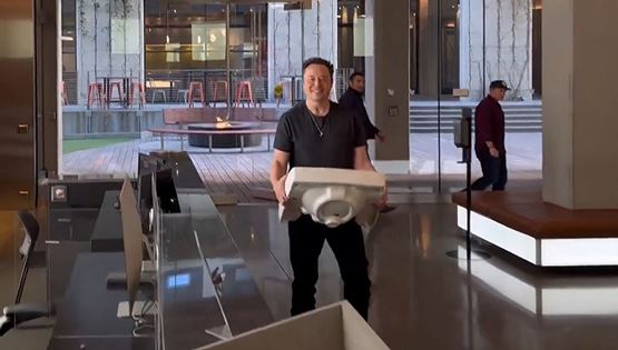 Οι πρώτες ριζικές αλλαγές στο Twitter δια χειρός Elon Musk