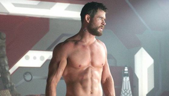 Το workout του Chris Hemsworth περιλαμβάνει 'πολλές φωνές και ουρλιαχτά'