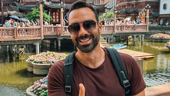 Δυσκολευτήκαμε να αναγνωρίσουμε τον Σάκη Τανιμανίδη 23 χρόνια πριν