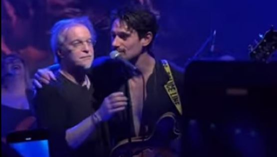 Ο Μίλτος Πασχαλίδης τραγουδά Φουρέιρα, το σύμπαν τον αποθεώνει