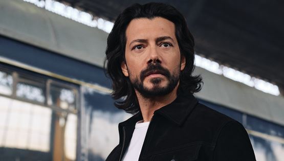 O Álvaro Morte θέλει να αντέξει στον χρόνο