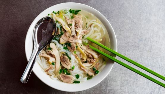 Πώς θα φτιάξεις το pho, το εθνικό φαγητό του Βιετνάμ