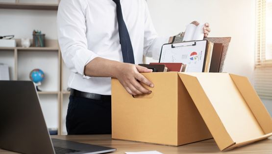 Yπάλληλος απολύθηκε μετά από πολύωρα διαλείμματα για τουαλέτα