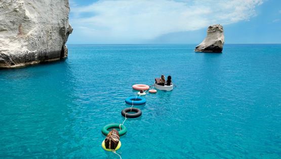 Όταν η Louis Vuitton γοητεύτηκε από την Μήλο