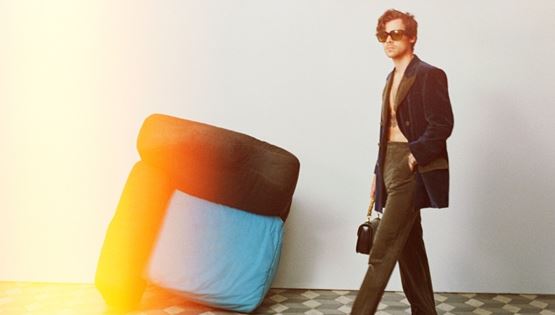 Η απελευθερωμένη ματαιοδοξία του Harry Styles με τις ευλογίες του οίκου Gucci