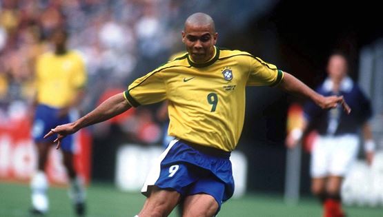 Όλοι νοσταλγούν το ποδόσφαιρο των 90s