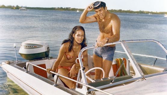 Στιλάτος με μαγιό