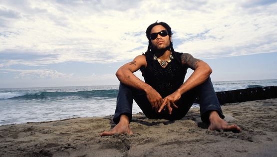 Μάθαμε τι τρώει και πώς γυμνάζεται ο Lenny Kravitz για να δείχνει 20 χρόνια νεότερος