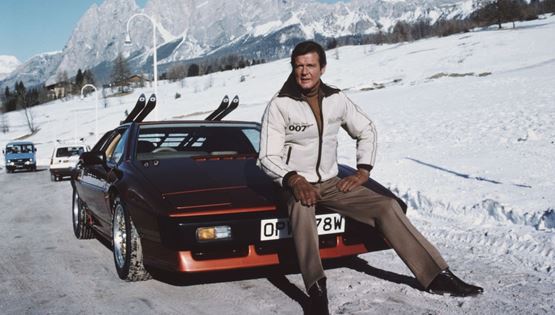 Σπάνιες φωτογραφίες από τη ζωή του Roger Moore