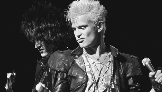 Όταν ο Billy Idol ηχογραφούσε μαστουρωμένος το Dancing with Myself