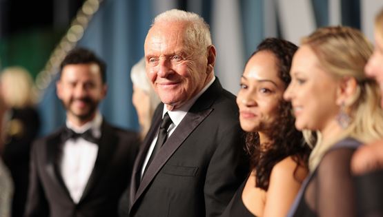 O Anthony Hopkins γιορτάζει 48 χρόνια νηφάλιος
