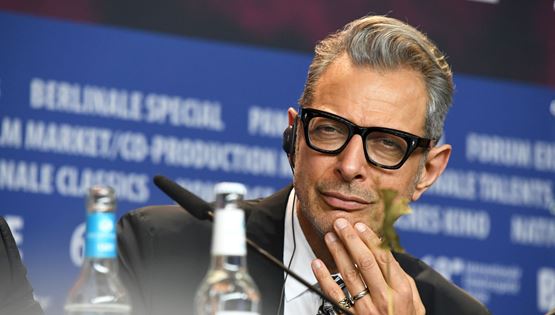 Μικρά μυστικά για να φροντίζεις σωστά τα γκρίζα μαλλιά