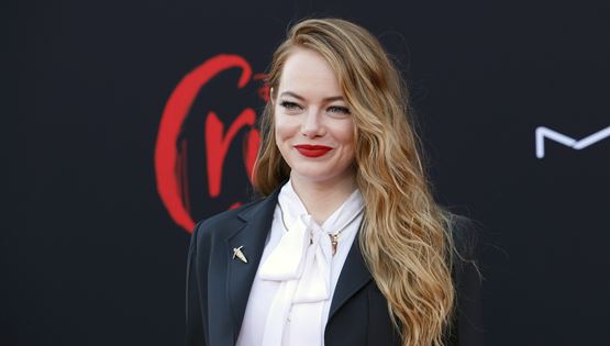 O viral χορός της Emma Stone στη νέα ταινία του Γιώργου Λάνθιμου