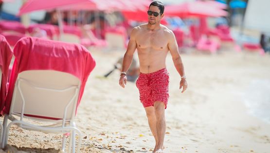 Η μία και μόνο άσκηση του Mark Wahlberg για άψογο six pack