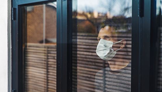 Γιατί ο κορονοϊός προσβάλλει περισσότερο τους άντρες