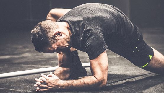 Μερικές ασκήσεις για να μείνεις fit και μετά τα 40