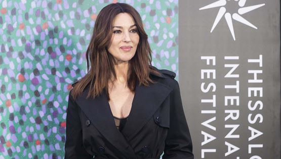Η Monica Bellucci προτιμά να μένει στις σκιές