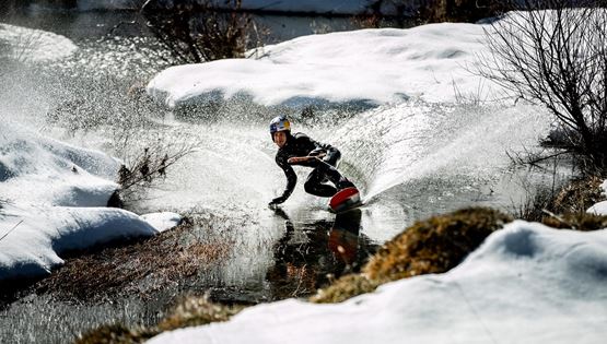Πώς είναι να κάνεις snowboard από το νερό στο χιόνι και αντίστροφα