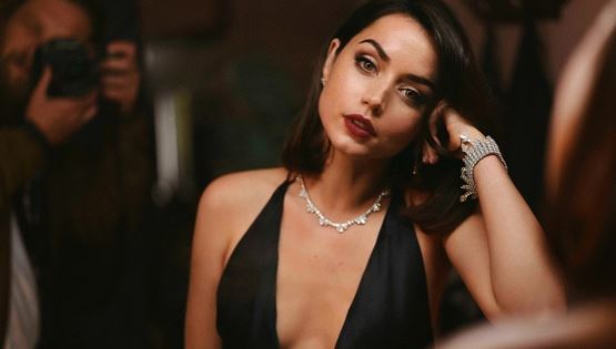 Η Ana de Armas δεν είναι μόνο το τέλειο Bond girl