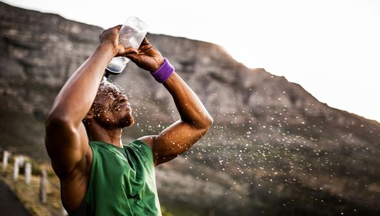 Πανεύκολα tips για να αποφύγεις τις καλοκαιρινές ιώσεις