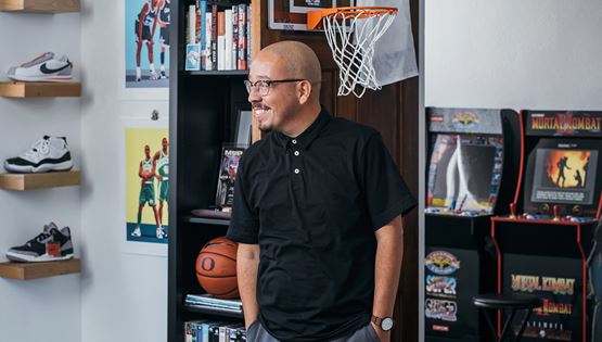 Ο Shea Serrano είναι ένας από τους σημαντικότερους εκπροσώπους της ποπ κουλτούρας σήμερα