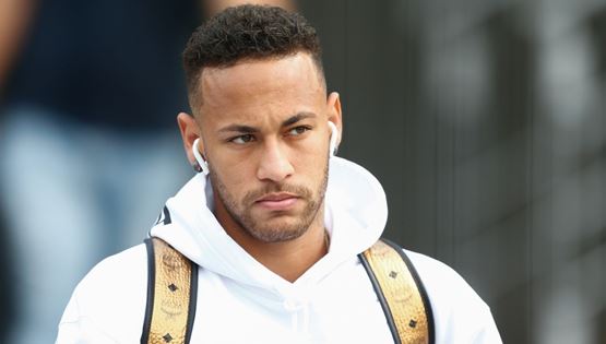 Τα πανάκριβα, κίτρινα γυαλιά ηλίου του Neymar