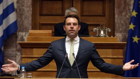 Τα 'σημάδια' στη βάφτιση του Στέφανου Κασσελάκη 'μίλησαν' για το μέλλον του