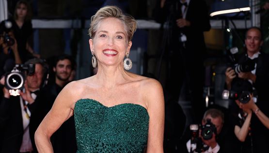 Η Sharon Stone (δε θέλει να) είναι τέλεια