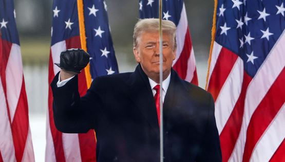 Ο Donald Trump δεν πρέπει να παραμείνει Πρόεδρος ούτε λεπτό παραπάνω