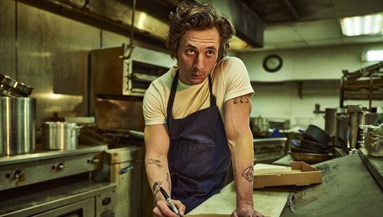 Ο Jeremy Allen White στο The Bear βρήκε το τέλειο jacket