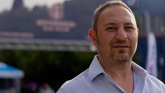 Μπάμπη Καϊδαλίδη, γιατί έχει τόσο πολύ κόσμο στα μπαρ αυτές τις μέρες;