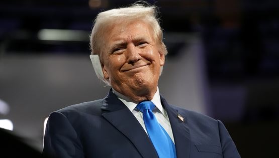 O Trump υποσχέθηκε στον Zelenskyy ότι θα τερματίσει τον πόλεμο στην Ουκρανία αν εκλεγεί