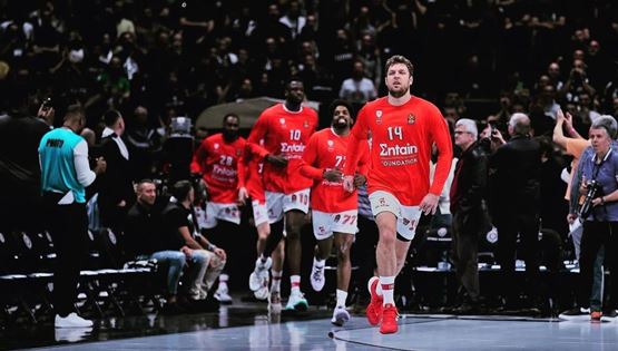 Ο Ολυμπιακός &#39;κλειδώνει&#39; το πλεονέκτημα έδρας στα Playoffs της Euroleague