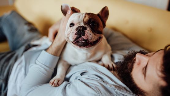 Γιατί η κουβέντα με τον σκύλο σου, σου κάνει καλό