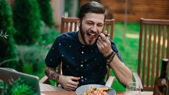 Τι θα συμβεί στο σώμα σου αν δεν φας απολύτως τίποτα μέχρι αύριο το βράδυ