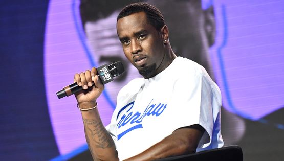 Ο Diddy κατηγορεί την κυβέρνηση των ΗΠΑ ότι διέρρευσε το video που τον έστειλε φυλακή