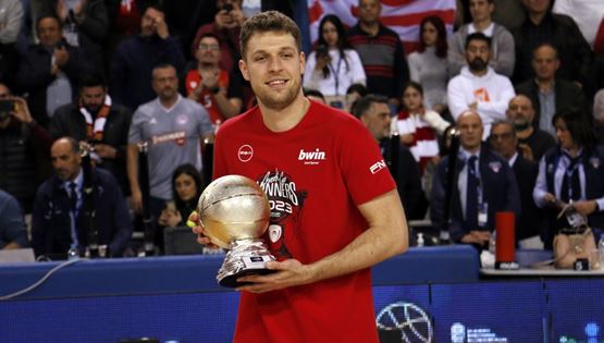 Η απόλυτη χρονιά του Sasha Vezenkov