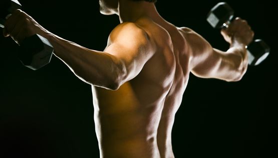 Έτσι θα ανοίξεις τους στενούς σου ώμους