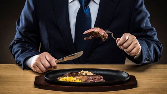 Μήπως το παρακάνεις με το κρέας;