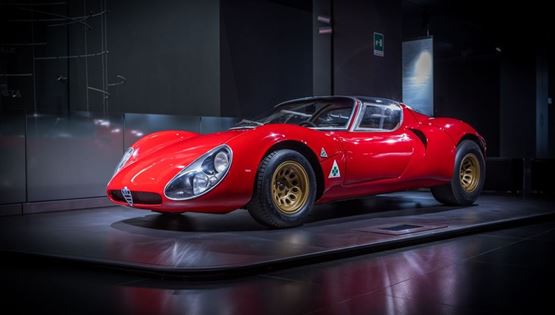Δέος απέναντι στην Alfa Romeo 33 Stradale