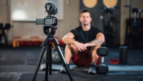 Influencers με δηλωμένο το ρετούς στα social media