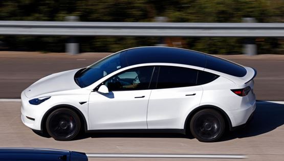 Τι σημαίνει η επανεκλογή του Trump για τα ηλεκτρικά αυτοκίνητα, την Tesla και τον Elon Musk