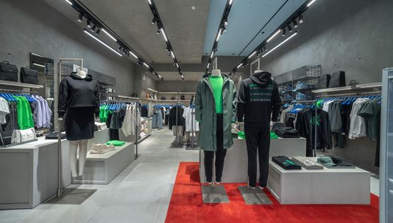 Πού θα βρεις τα πιο πρόσφατα κομμάτια της Calvin Klein