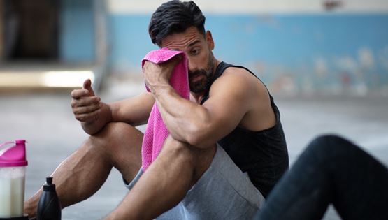 Σε τι ηλικία αρχίζεις να χάνεις μύες και πώς θα το σταματήσεις